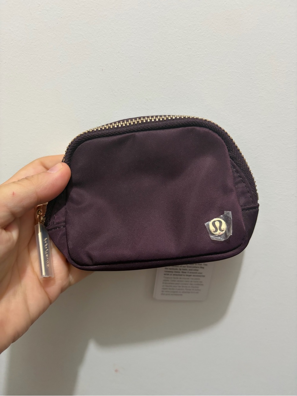 lululemon everywhere belt bag nano in black plumb/gold